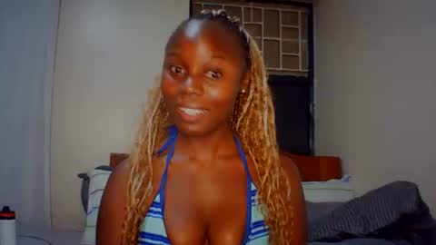 Snapshot of melanin_sassy96 chatting on September 25, 7:39 pm bad lil shawry online show from September 25, 7:39 pm