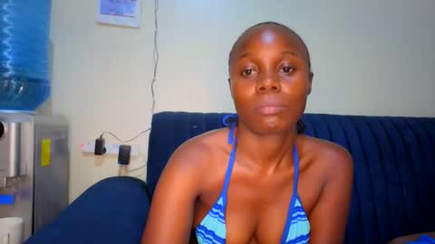 Snapshot of melanin_sassy96 chatting on April 9, 8:14 pm bad lil shawry online show from April 9, 8:14 pm