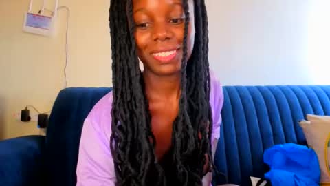 Snapshot of melanin_sassy96 chatting on May 22, 6:09 am bad lil shawry online show from May 22, 6:09 am