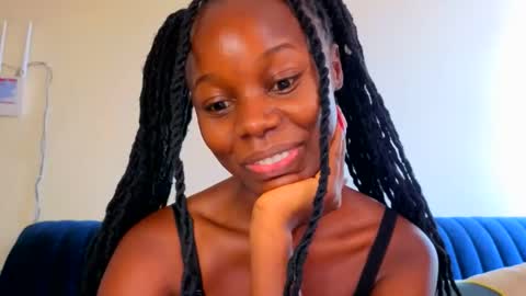 Snapshot of melanin_sassy96 chatting on June 6, 7:24 am bad lil shawry online show from June 6, 7:24 am