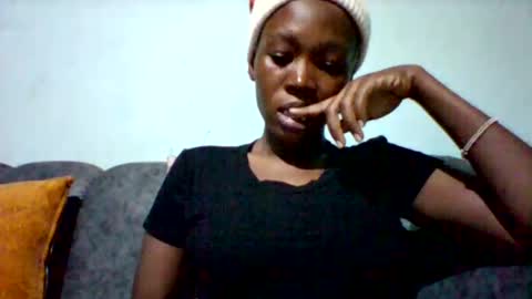 Snapshot of melaninndriping chatting on October 22, 12:49 pm melaninndriping online show from October 22, 12:49 pm