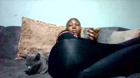 melaninndriping online show from November 21, 7:23 pm