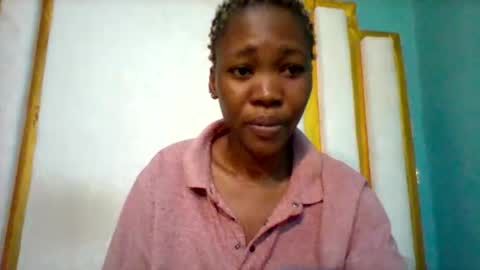 melaninndriping online show from December 4, 7:17 am