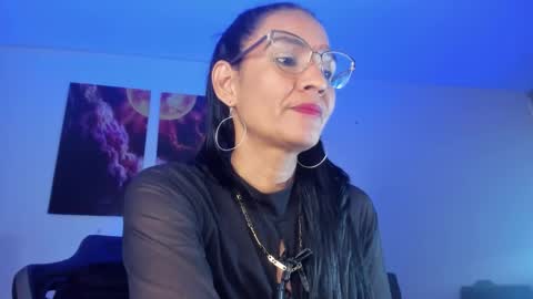 melannia_hills online show from January 18, 1:40 pm