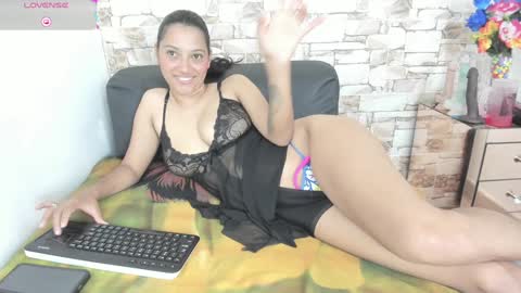melannie roses online show from January 21, 10:08 pm