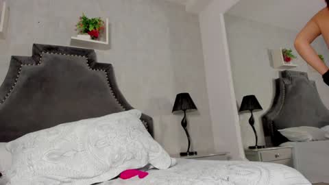 MelanyLuv online show from February 2, 12:30 am