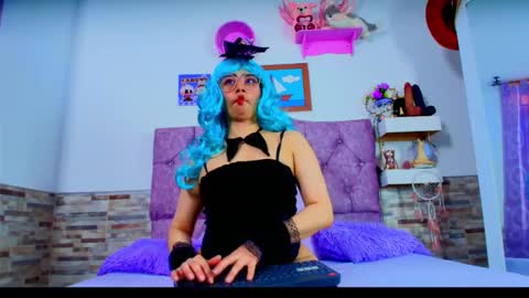 Melanny taylor online show from November 18, 9:30 pm