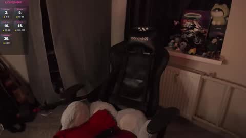 Ash online show from December 1, 4:23 pm