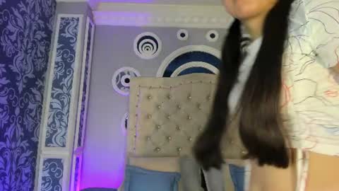 Snapshot of melany_blossom chatting on July 19, 3:32 am melany online show from July 19, 3:32 am