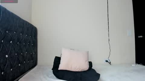 Snapshot of melany_curt chatting on March 22, 3:26 pm melany_curt online show from March 22, 3:26 pm