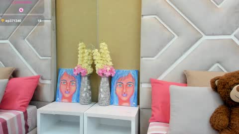 Melanie online show from January 31, 11:35 am