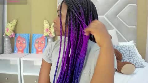 Melanie online show from March 8, 5:33 pm