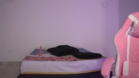 Snapshot of melany_riccii chatting on February 6, 2:37 pm melany online show from February 6, 2:37 pm
