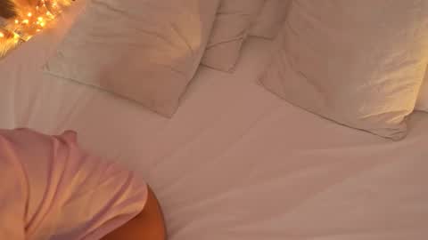 Snapshot of melanyass chatting on March 28, 7:19 am Mellanya online show from March 28, 7:19 am