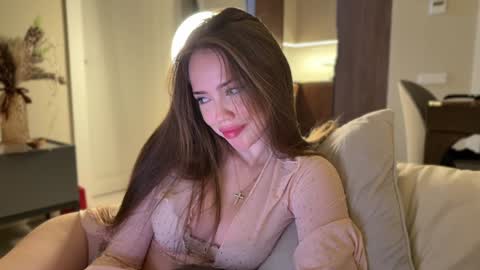 Adel online show from December 9, 4:05 pm