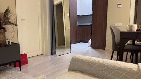 Adel online show from December 24, 3:05 pm