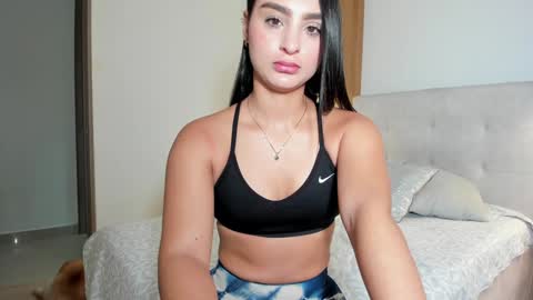 Snapshot of melanyrosse chatting on September 15, 5:02 pm Melany online show from September 15, 5:02 pm