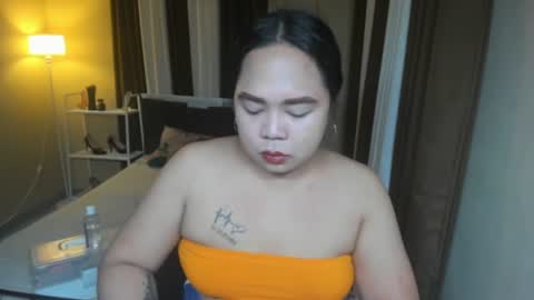 Snapshot of melayfoxx chatting on May 4, 1:56 am melayfoxx online show from May 4, 1:56 am