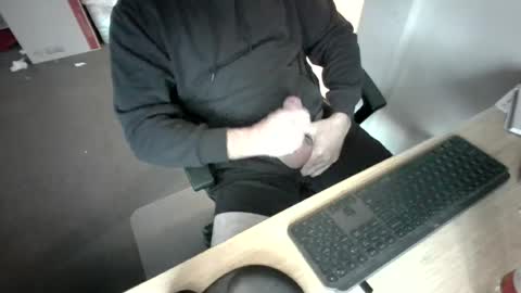 Snapshot of melbguy_075 chatting on June 18, 11:20 pm melbguy_075 online show from June 18, 11:20 pm