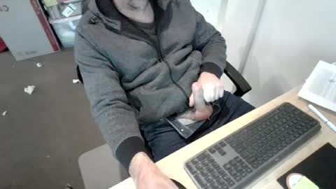 Snapshot of melbguy_075 chatting on June 22, 6:21 am melbguy_075 online show from June 22, 6:21 am