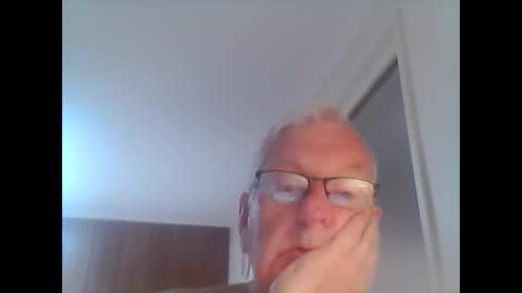 melbourne000 online show from December 4, 4:32 am