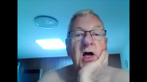 melbourne000 online show from November 1, 3:19 am