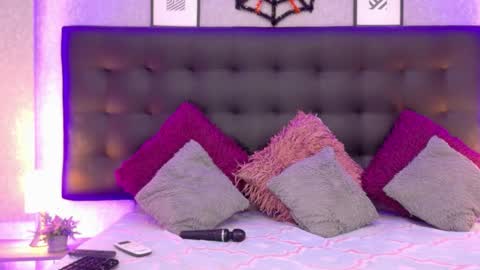 MeleekXXX online show from October 25, 8:25 pm