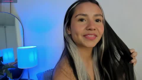 Snapshot of melii_0 chatting on March 27, 11:32 am Melii online show from March 27, 11:32 am