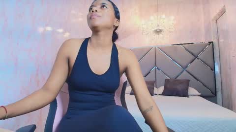 Snapshot of melii_ebony chatting on October 31, 11:33 am MELII EBONY online show from October 31, 11:33 am