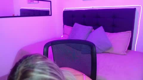 Snapshot of meliissa_xxxx chatting on July 31, 2:55 am Melissa online show from July 31, 2:55 am