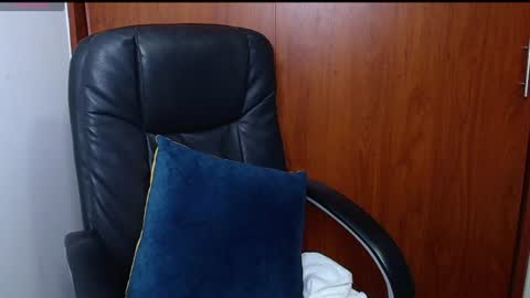eli online show from July 31, 6:18 pm