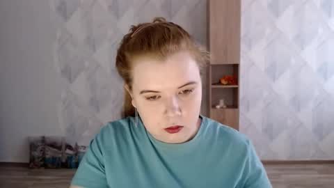 Snapshot of melina_beauty chatting on November 2, 7:44 am Melina online show from November 2, 7:44 am