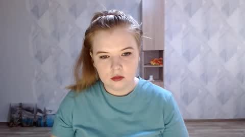 Snapshot of melina_beauty chatting on November 11, 8:03 am Melina online show from November 11, 8:03 am