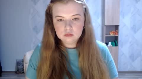 Snapshot of melina_beauty chatting on November 19, 7:58 pm Melina online show from November 19, 7:58 pm