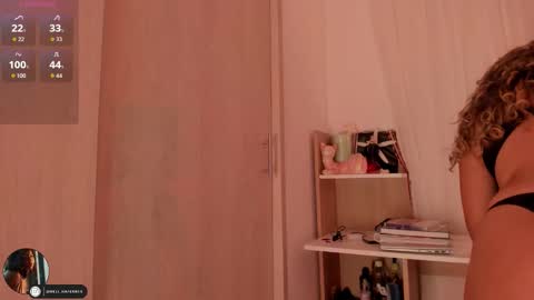 Snapshot of melina_ferrer1 chatting on February 15, 4:47 pm EI online show from February 15, 4:47 pm