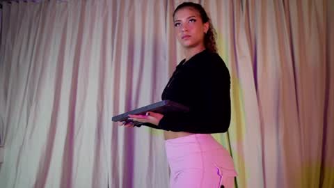 MelinaSmith  online show from June 11, 12:32 am