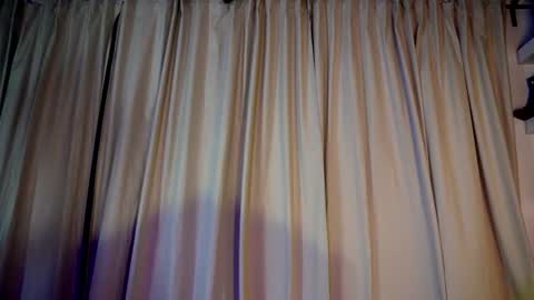 MelinaSmith  online show from July 28, 11:15 pm