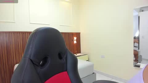 Snapshot of melinamartins chatting on September 22, 4:53 pm M E L I N A online show from September 22, 4:53 pm