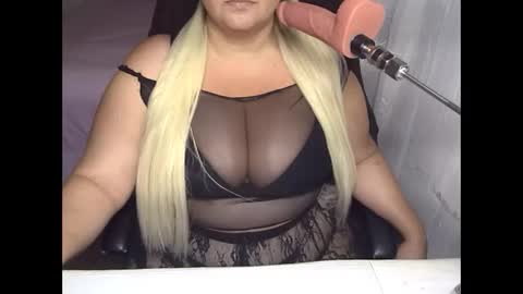 Snapshot of melindafore chatting on December 17, 11:27 am alissaalissa0818 online show from December 17, 11:27 am