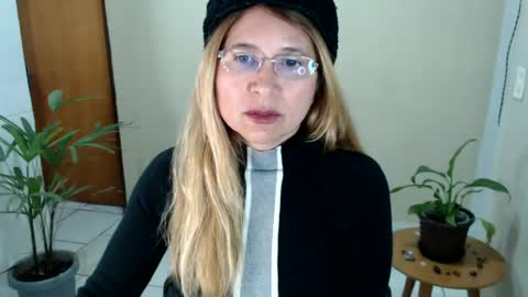 Melinda online show from June 9, 10:54 pm