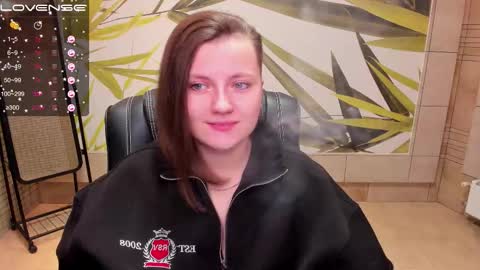 Snapshot of melindat chatting on February 19, 1:34 am Melinda online show from February 19, 1:34 am