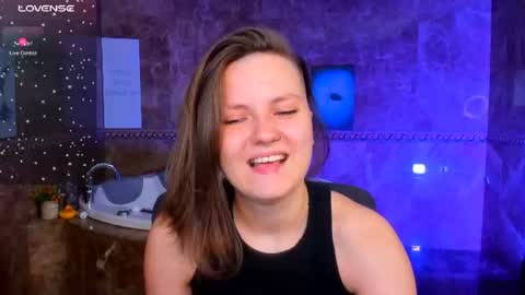 Snapshot of melindat chatting on July 2, 3:23 am Melinda online show from July 2, 3:23 am