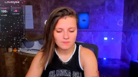 Snapshot of melindat chatting on August 6, 2:02 am Melinda online show from August 6, 2:02 am