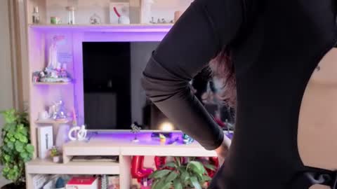 Melissa online show from March 18, 1:25 pm