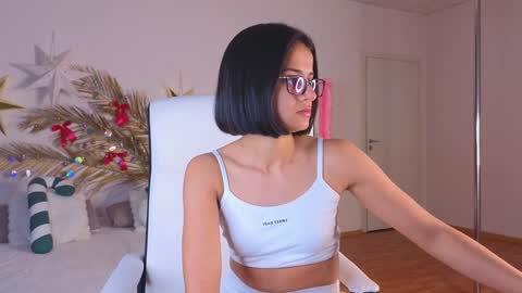 Snapshot of melisa_vong chatting on January 7, 1:03 pm Victoria online show from January 7, 1:03 pm