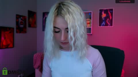 Snapshot of melisa_white1 chatting on April 9, 7:19 pm Melisa online show from April 9, 7:19 pm