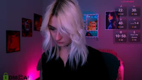 Snapshot of melisa_white1 chatting on May 2, 7:08 pm Melisa online show from May 2, 7:08 pm