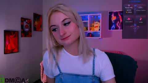 Snapshot of melisa_white1 chatting on May 15, 7:10 pm Melisa online show from May 15, 7:10 pm