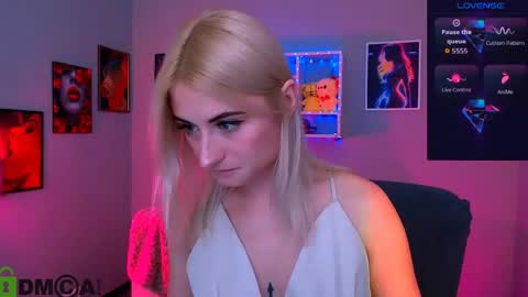 Snapshot of melisa_white1 chatting on May 19, 7:20 pm Melisa online show from May 19, 7:20 pm