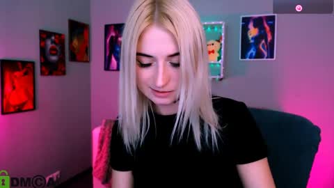 Snapshot of melisa_white1 chatting on May 26, 7:21 pm Melisa online show from May 26, 7:21 pm